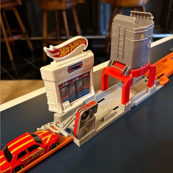 Hot Wheels City Ultimate Garage Accessory Sets - Picture 11 of 11